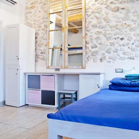 Oasis Hostel อองทีบส์ ภายนอก รูปภาพ
