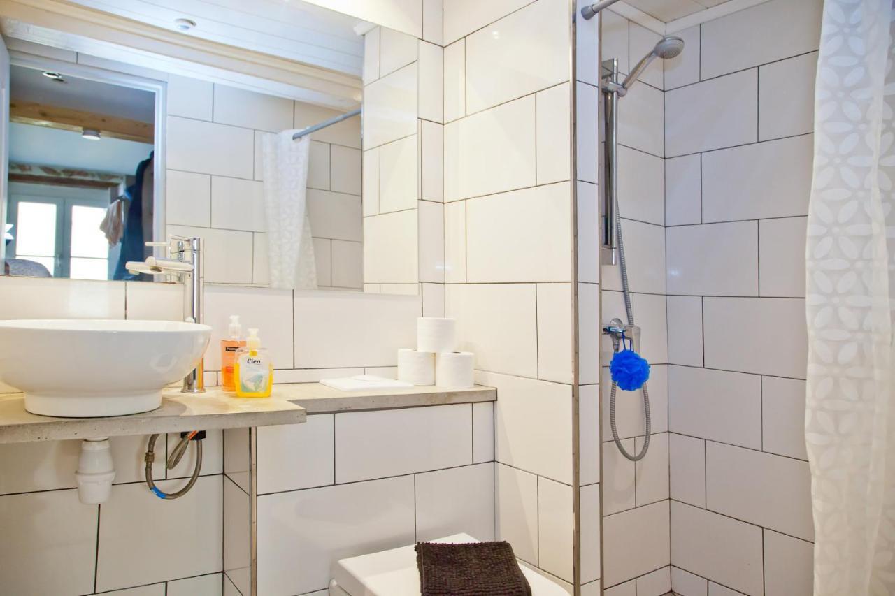Oasis Hostel อองทีบส์ ภายนอก รูปภาพ