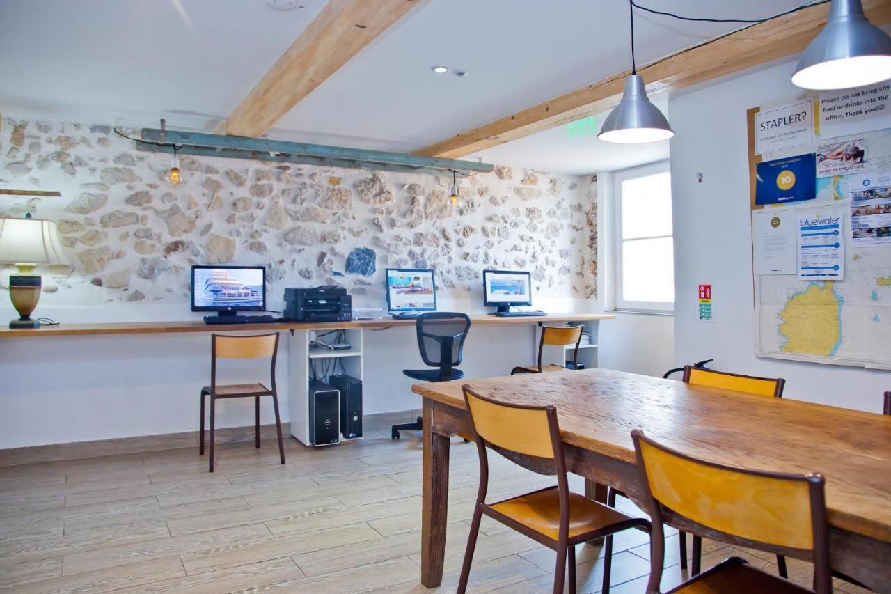 Oasis Hostel อองทีบส์ ภายนอก รูปภาพ